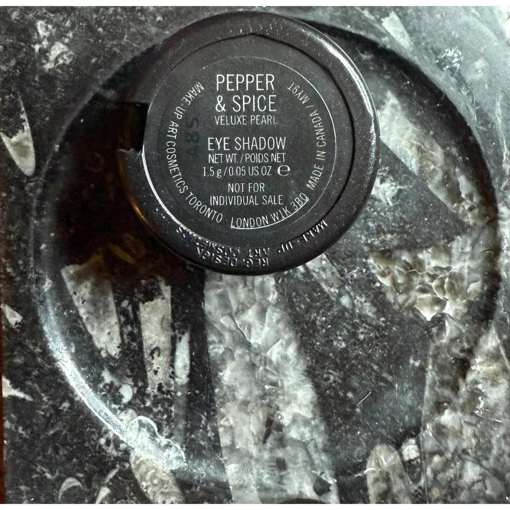 MAC Cosmetics Eyeshadow Single Veluxe Pearl PEPPER & SPICE Rich Rouge‎ Glow-Up